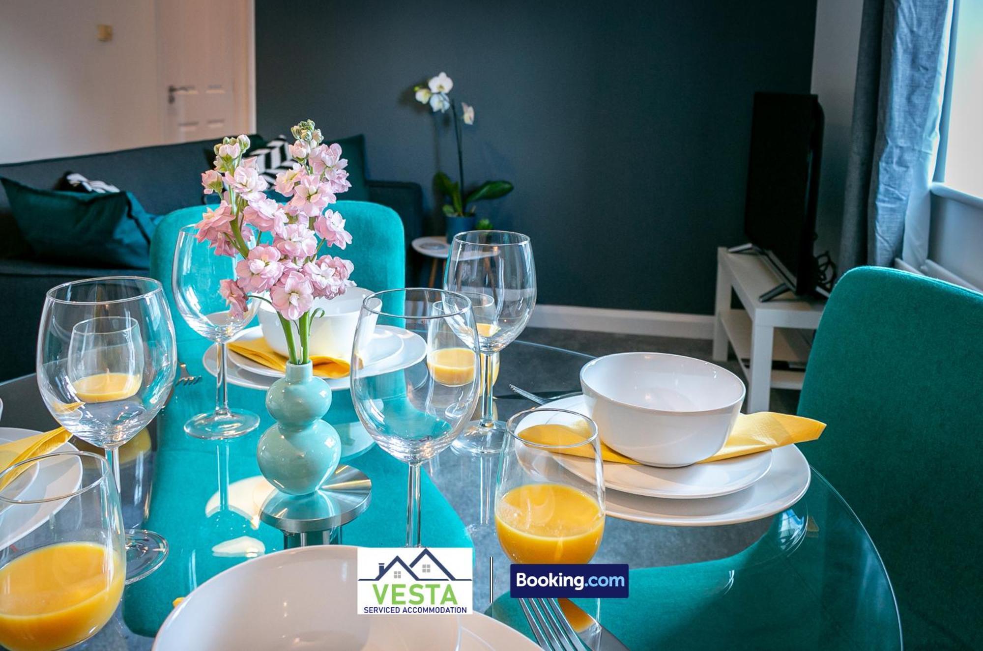 Three Bedroom Apartment By Vesta Serviced Accommodation & Short Lets Hatfield With Free Parking ภายนอก รูปภาพ