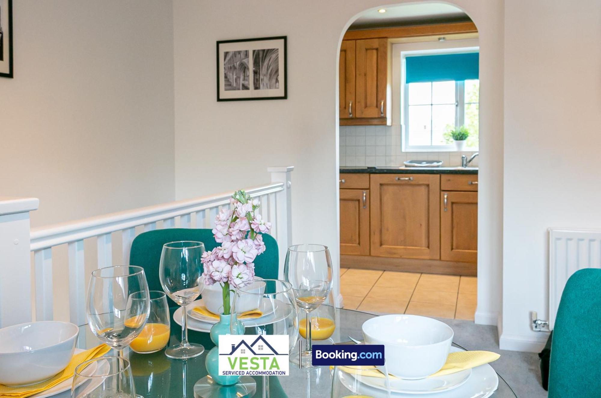 Three Bedroom Apartment By Vesta Serviced Accommodation & Short Lets Hatfield With Free Parking ภายนอก รูปภาพ