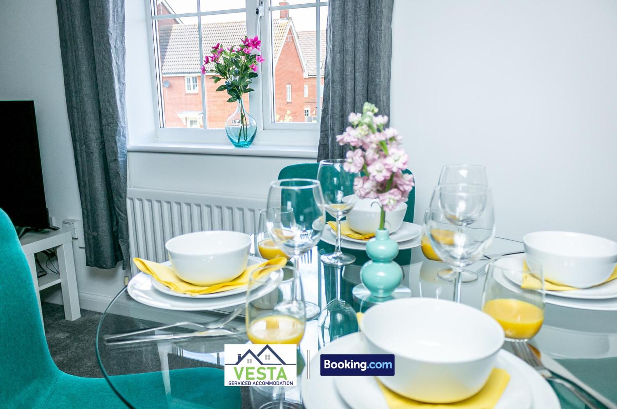 Three Bedroom Apartment By Vesta Serviced Accommodation & Short Lets Hatfield With Free Parking ภายนอก รูปภาพ